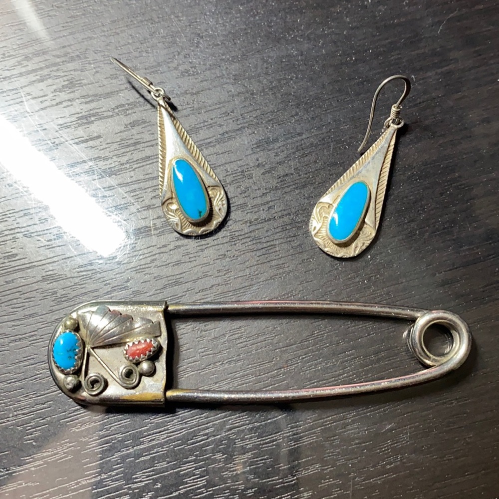 Brooch pin and earrings